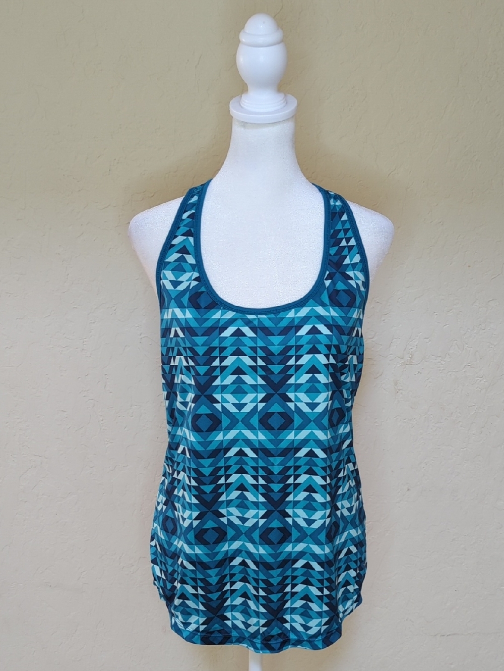 Old Navy Active Teal & Navy Geometric Racerback Workout Running Tank Size Small - Picture 2 of 8
